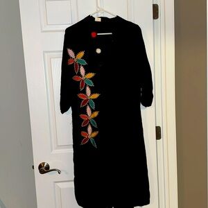 Kurta with floral embroidery